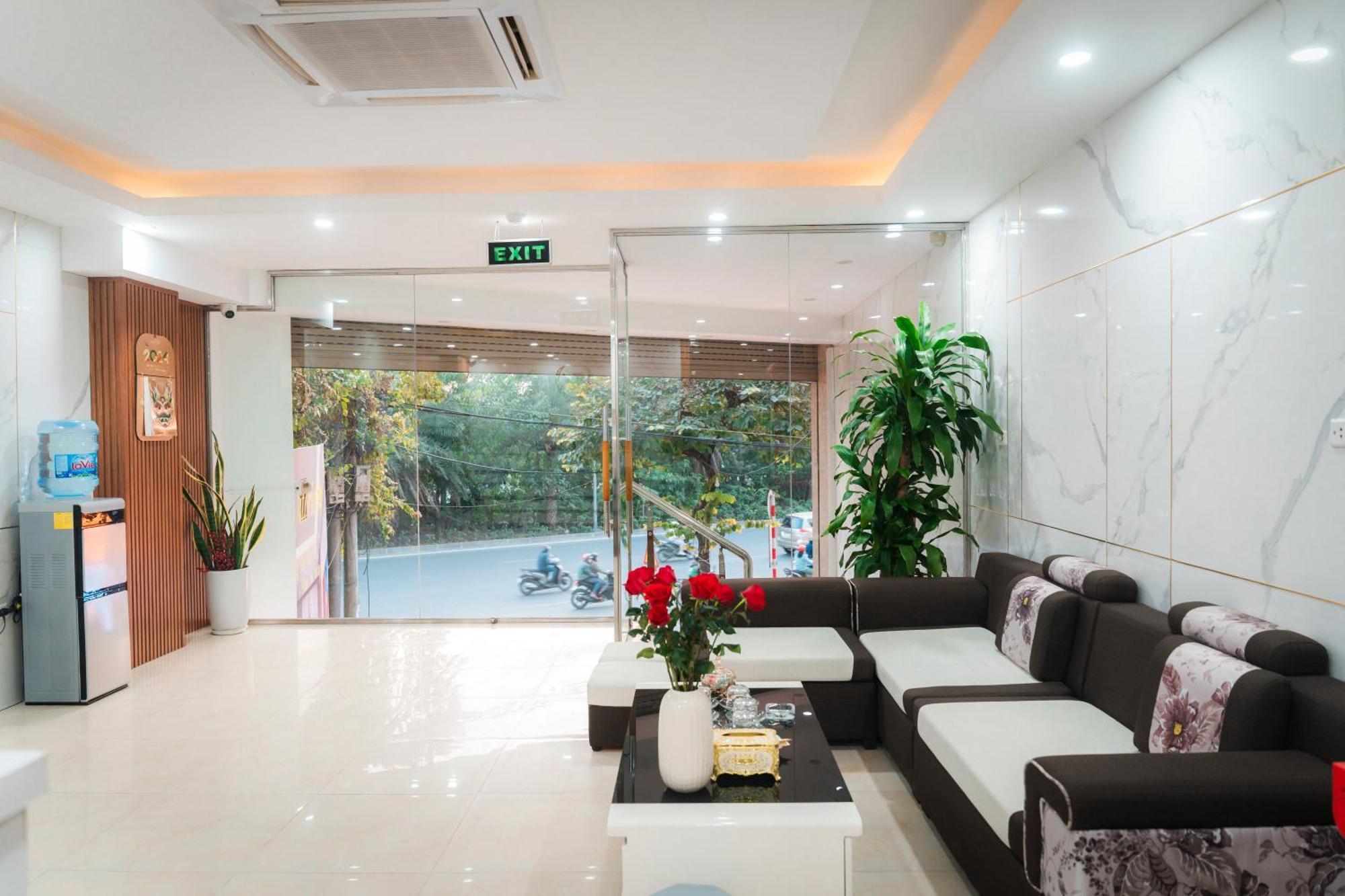 Victoria Hotel Me Tri Hanoi Exterior photo
