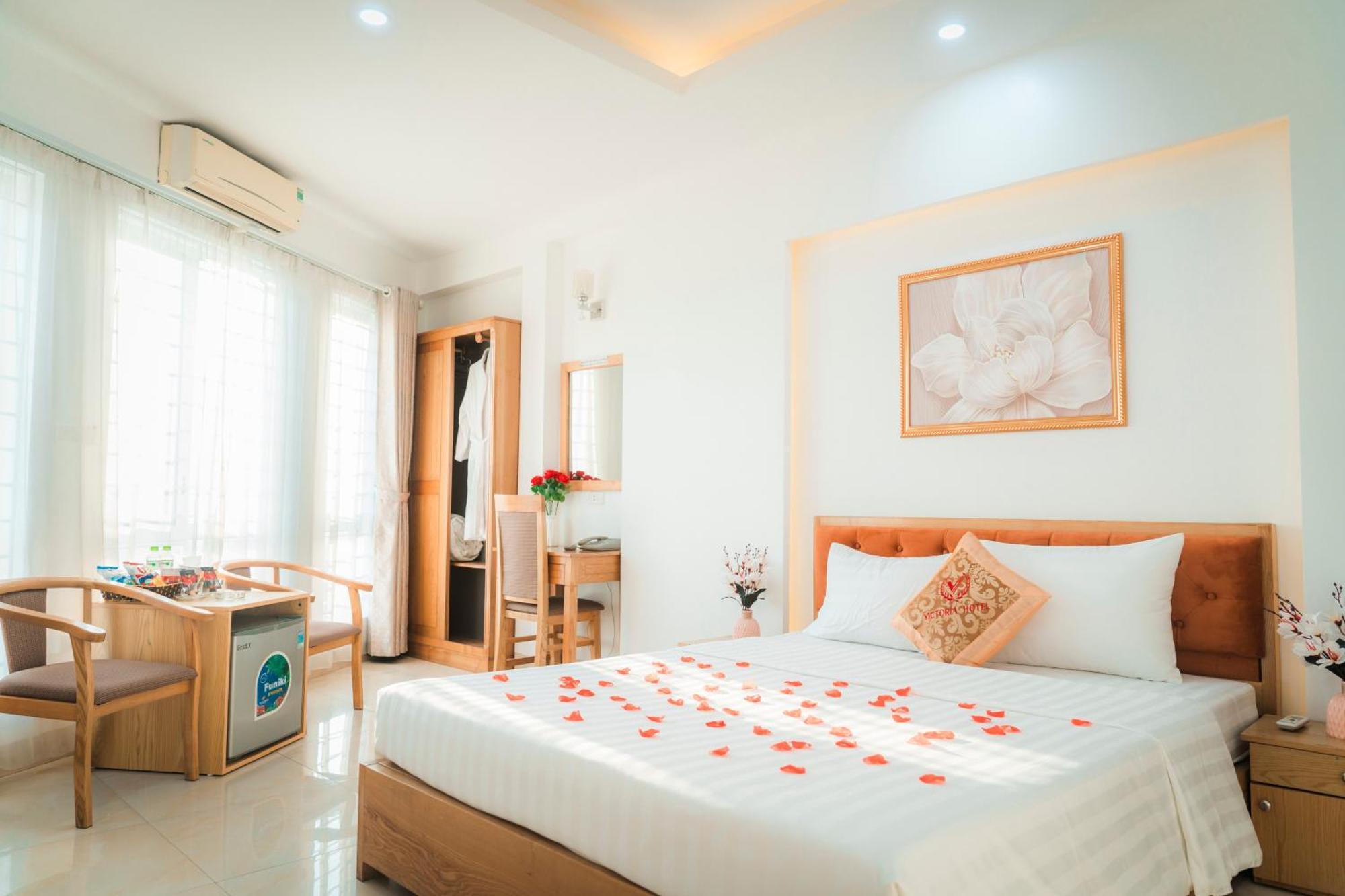 Victoria Hotel Me Tri Hanoi Exterior photo