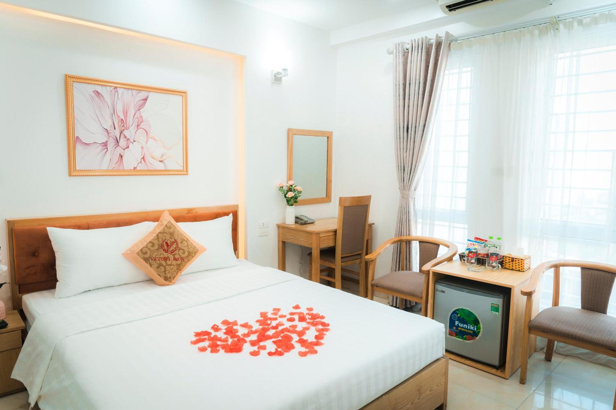 Victoria Hotel Me Tri Hanoi Exterior photo