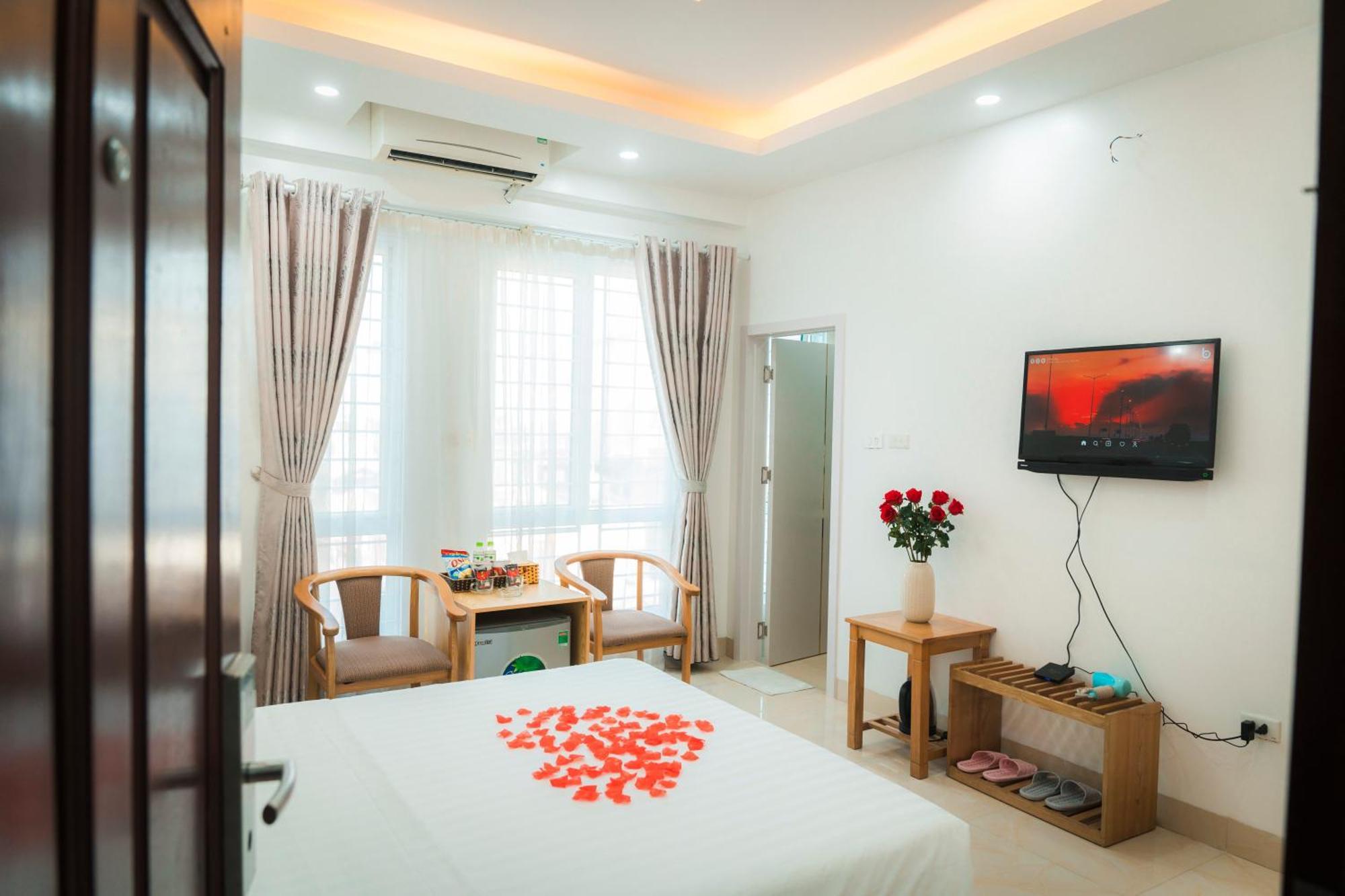 Victoria Hotel Me Tri Hanoi Exterior photo